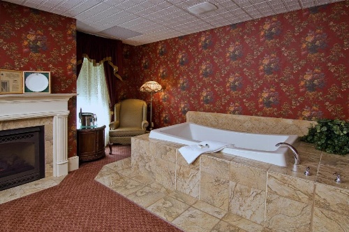 Big Tree Inn image 11