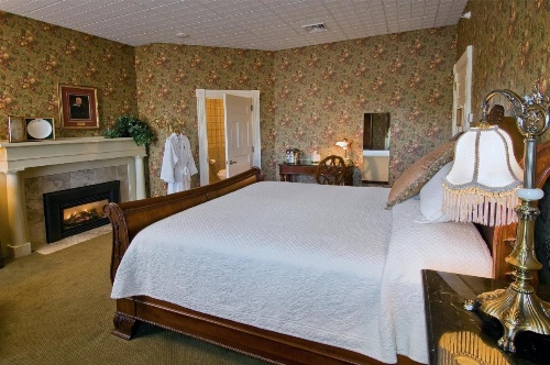 Big Tree Inn image 6